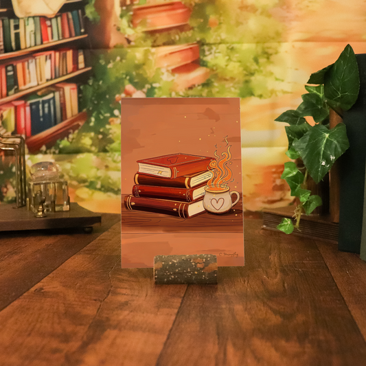 Kunstdruck Books & Spice - Illustration mit Büchern, dampfender Tasse und Herzen in warmen Farben, perfekt für Romantasy-Fans und Spicy Book Lover