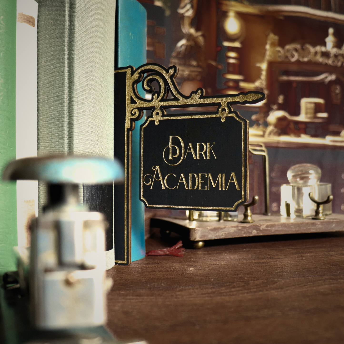 dark academia buchertrenner gold