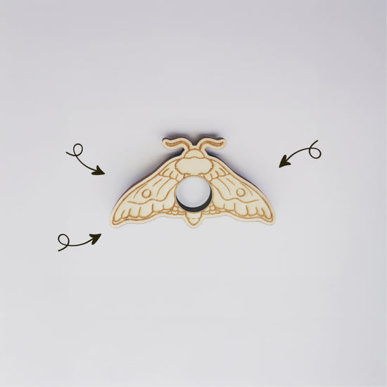 Buchseitenhalter Motte - Für mehr Komfort beim Lesen
